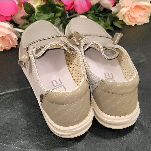 NWOT Hey Dude Wendy Sox Sand Shell - Picture 8 of 10